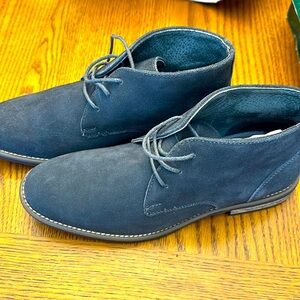 Bruno Marc New York Gray Suede Men’s size 7.5. Never worn.